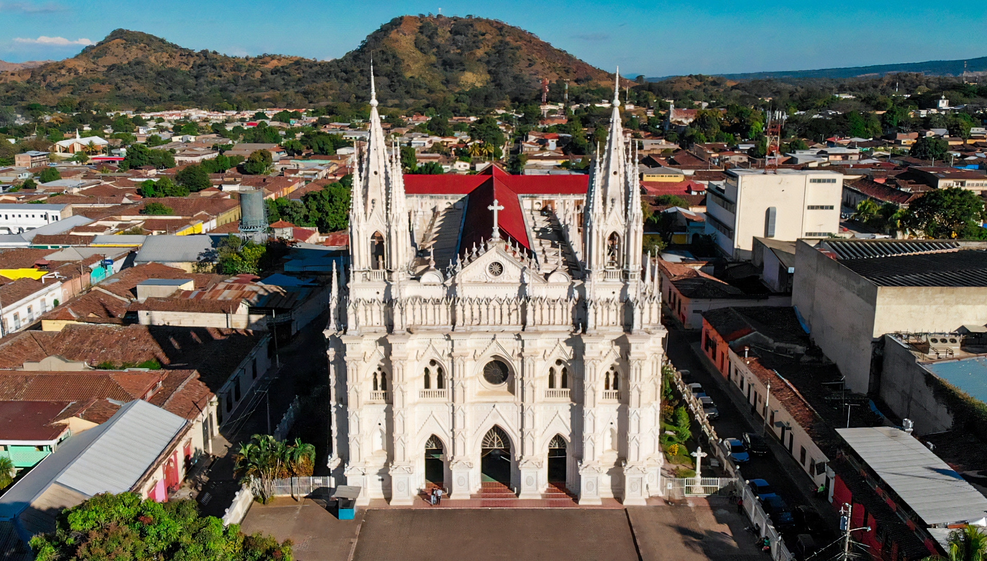 Santa Ana Colonial