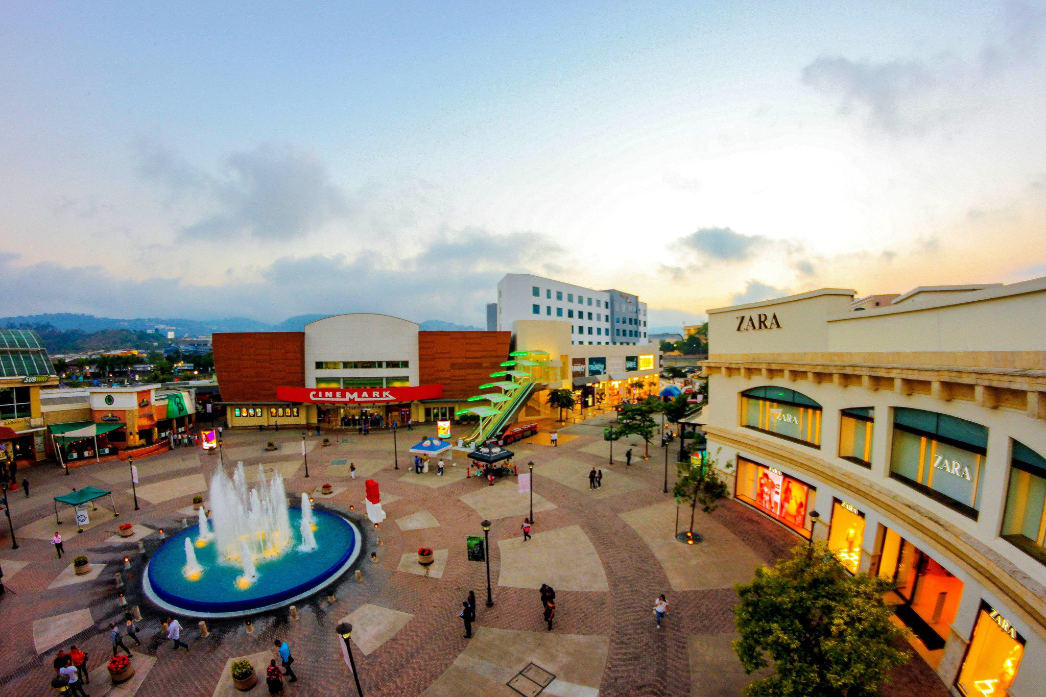 Ciudad & Deleite de pupusas - imagen 2